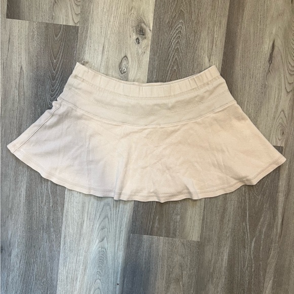 BEBE Skirt - Picture 3 of 4